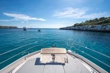 Prestige 590 foredeck